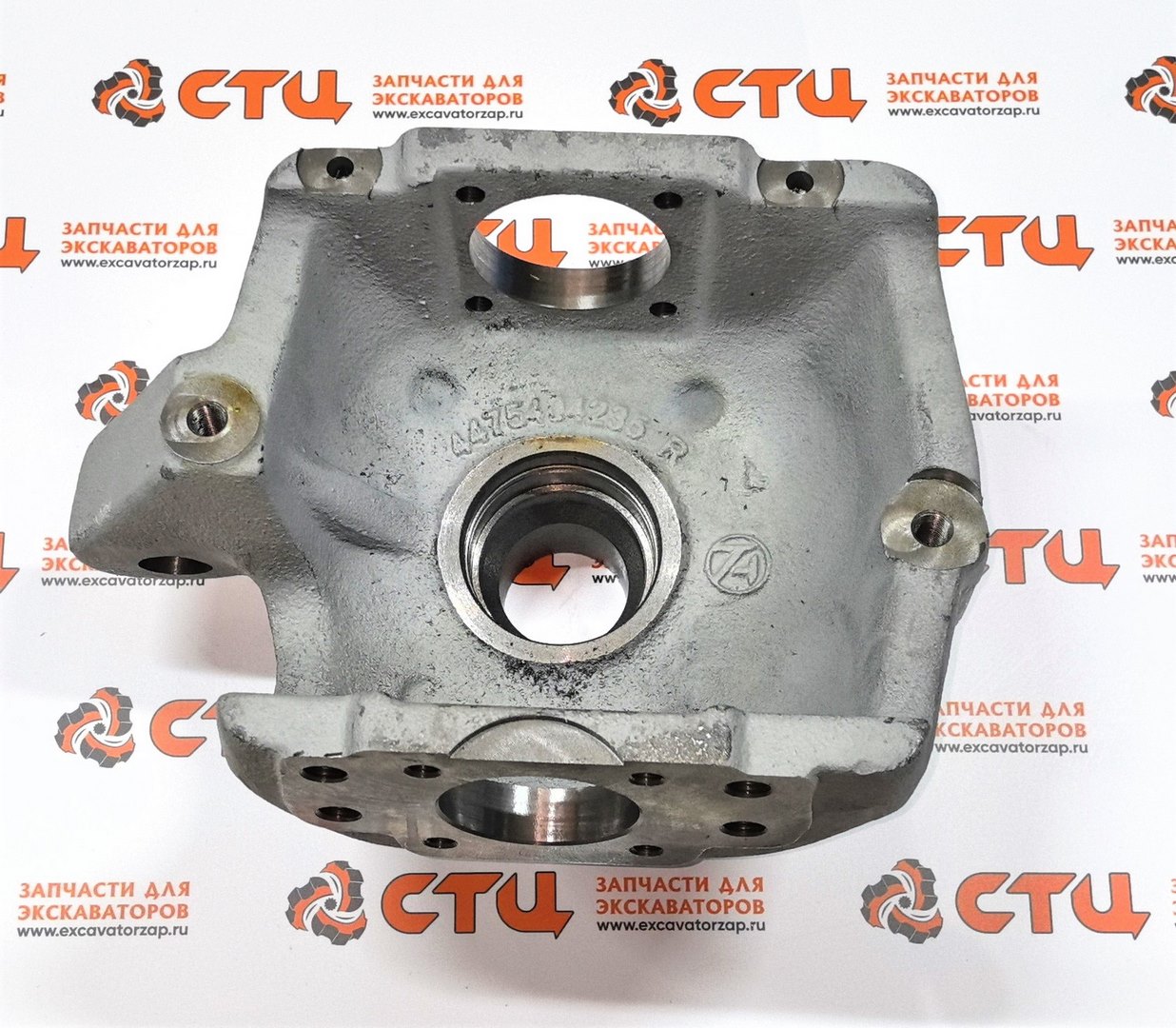 Кулак поворотный ZGAQ-04917 левый переднего моста экскаватора поргузчика Hyundai H940S